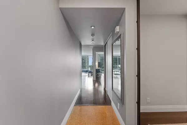 397 Front ST W #3711, Toronto C01, ON M5V 3S1