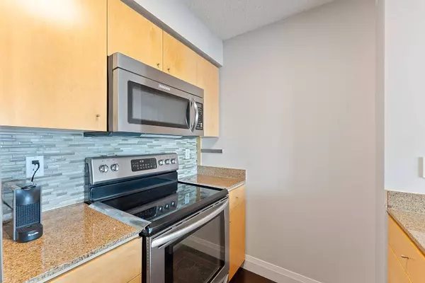 397 Front ST W #3711, Toronto C01, ON M5V 3S1