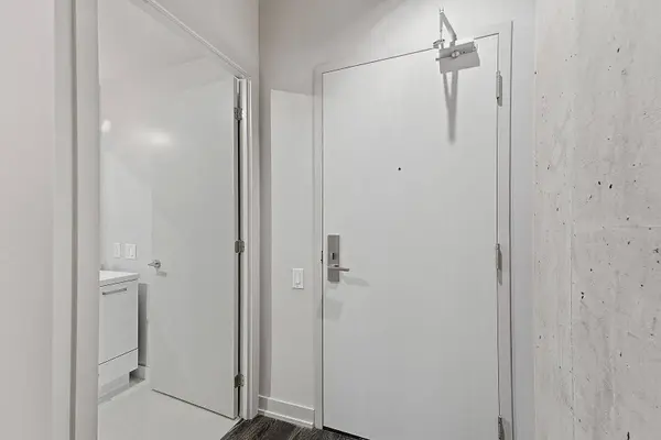 39 Brant ST #416, Toronto C01, ON M5V 2L9