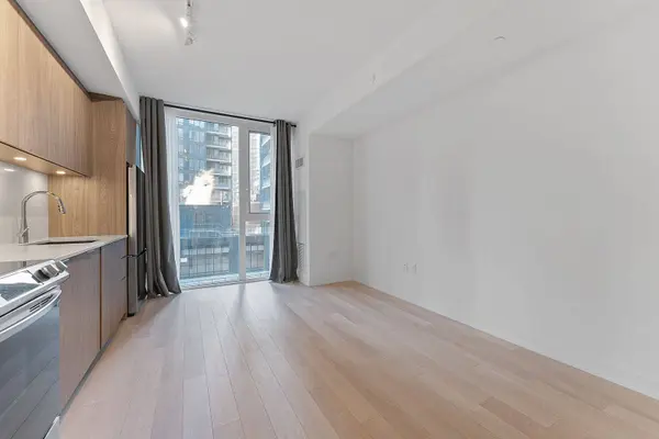 357 King ST W #706, Toronto C01, ON M5V 0S7