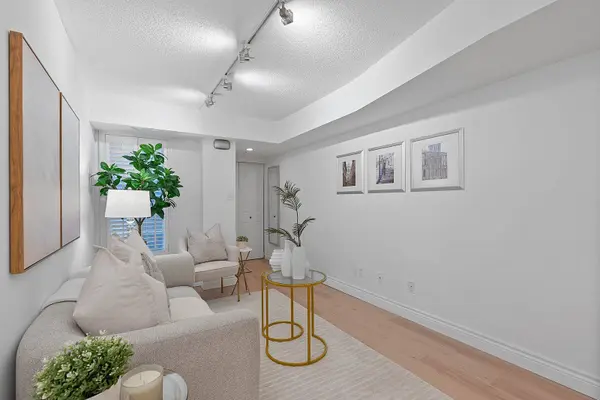 12 Portland ST #Th B, Toronto C01, ON M5V 3N6