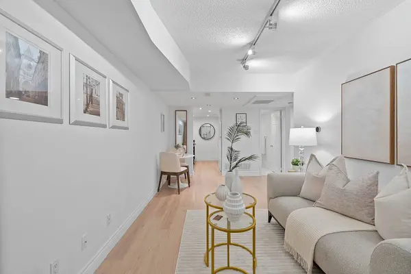 12 Portland ST #Th B, Toronto C01, ON M5V 3N6