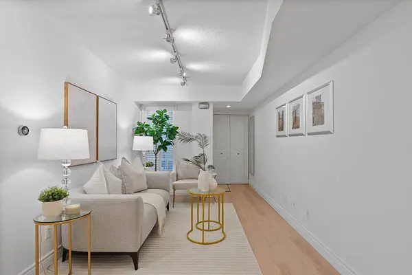 12 Portland ST #Th B, Toronto C01, ON M5V 3N6