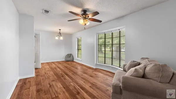 29 Heatherwood Dr, Texarkana, TX 75503