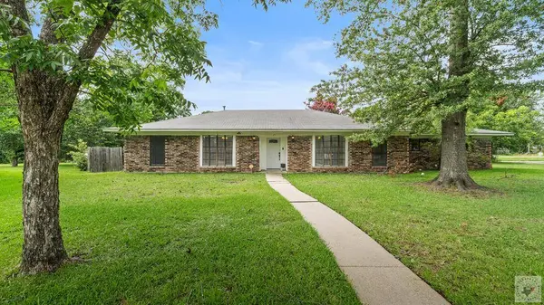29 Heatherwood Dr, Texarkana, TX 75503