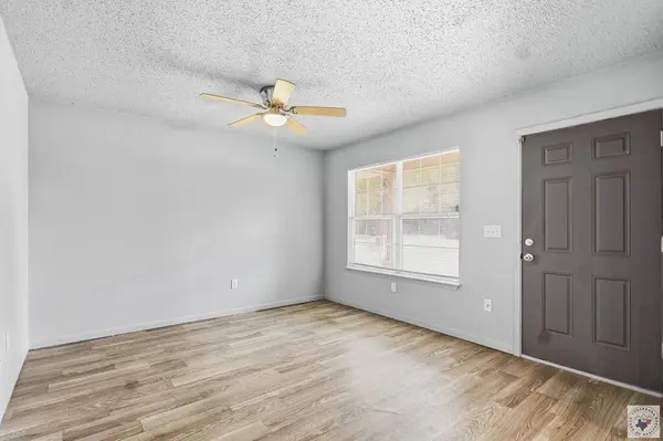 2116 W 17TH ST, Texarkana, TX 75501