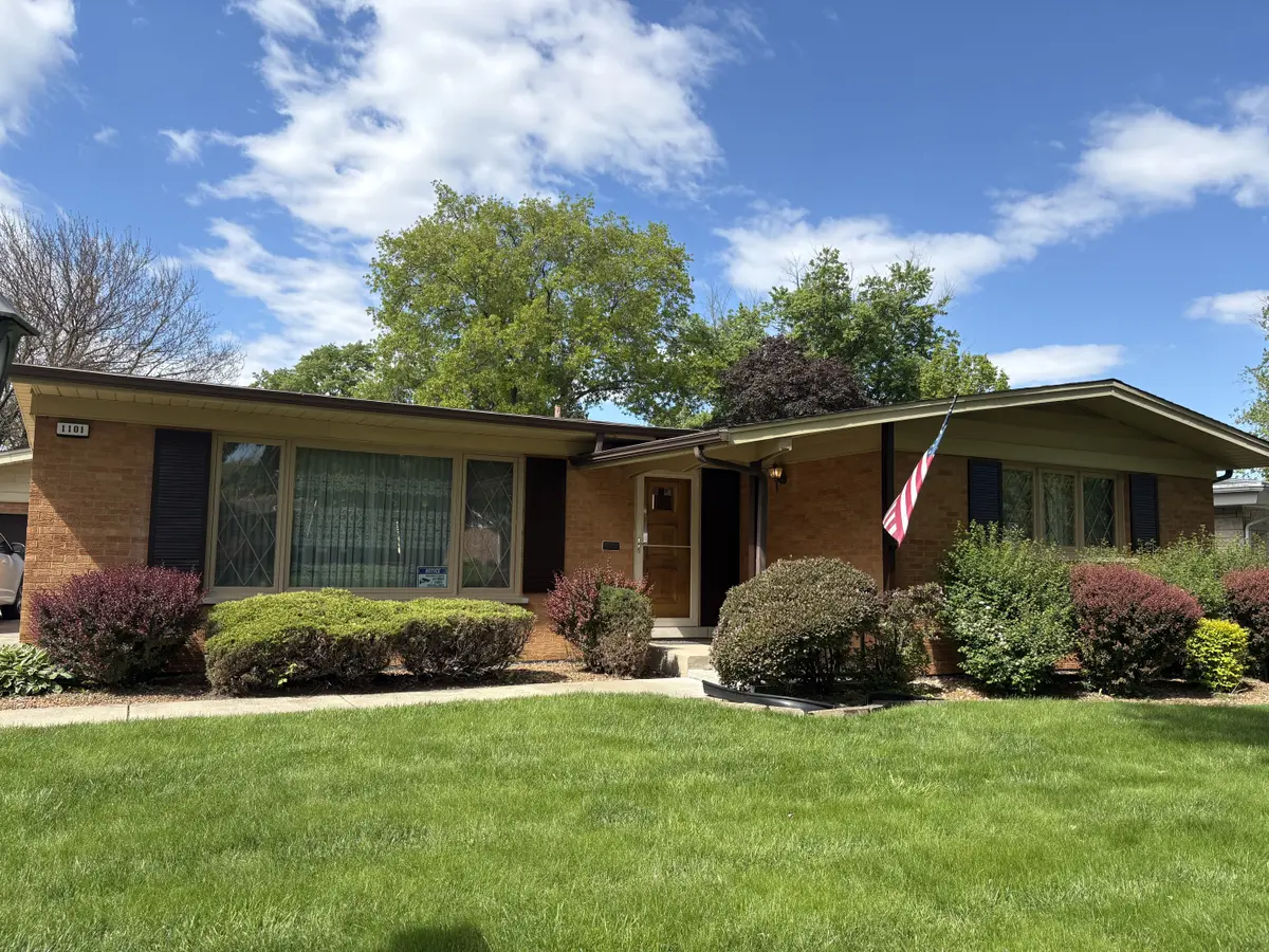 1101 W Ohio St, Glenwood, IL 60425-1032