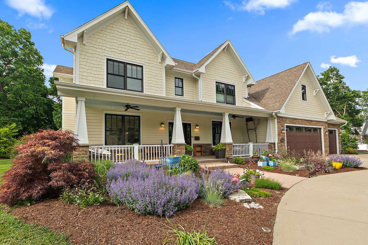 2201 Marston Ln, Flossmoor, IL 60422-1335