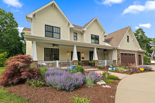2201 Marston Ln, Flossmoor, IL 60422-1335
