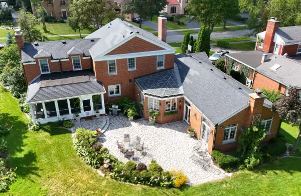 807 Park Dr, Flossmoor, IL 60422-1147