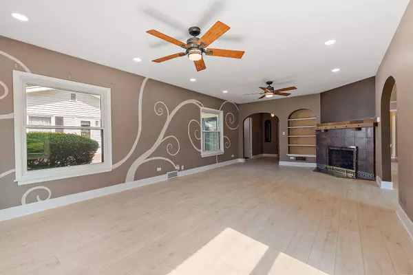 2125 Collett LN, Flossmoor, IL 60422