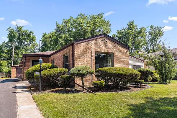 2125 Collett LN, Flossmoor, IL 60422
