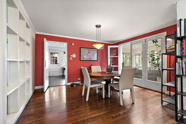 911 Travers LN, Flossmoor, IL 60422