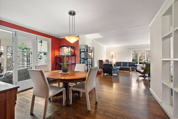 911 Travers LN, Flossmoor, IL 60422