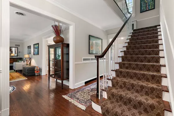 2144 Hagen LN, Flossmoor, IL 60422