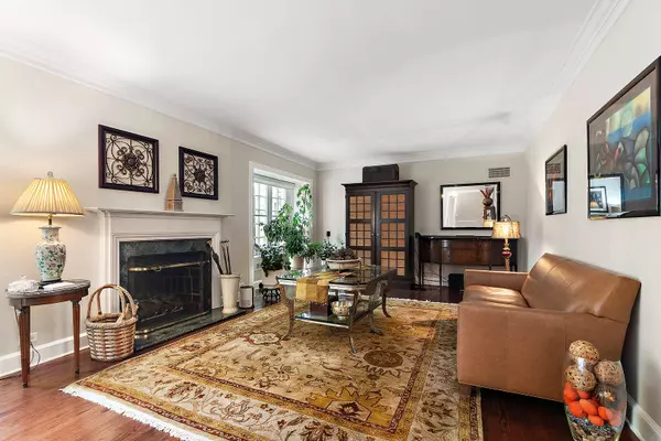 2144 Hagen LN, Flossmoor, IL 60422