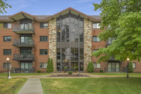 2301 183rd ST #401, Homewood, IL 60430