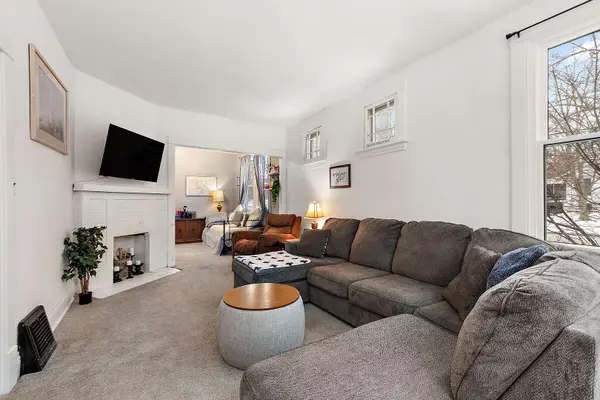 1812 Cedar RD, Homewood, IL 60430