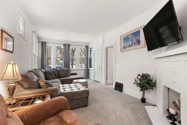 1812 Cedar RD, Homewood, IL 60430