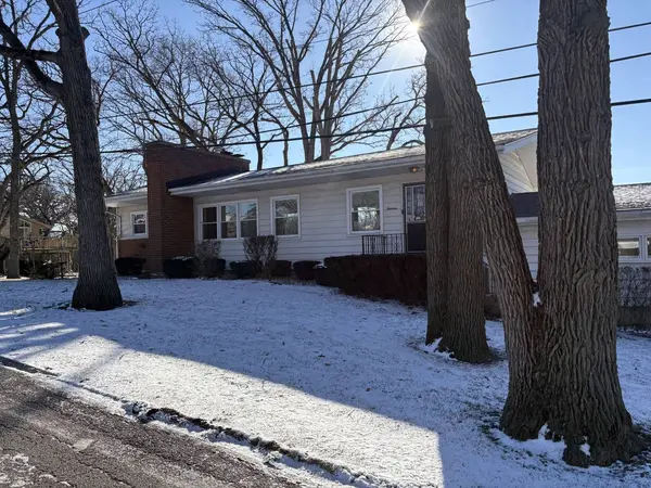 13 Riegel Oaks LN, Homewood, IL 60430