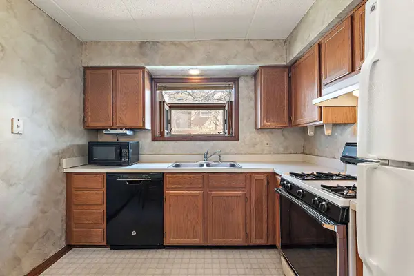 3024 Matthew LN #C-2, Homewood, IL 60430