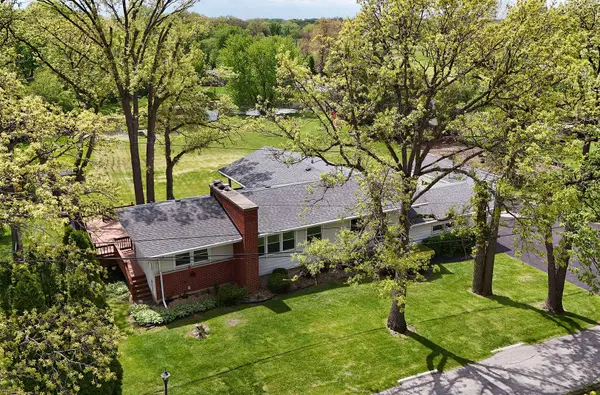 13 Riegel Oaks LN, Homewood, IL 60430