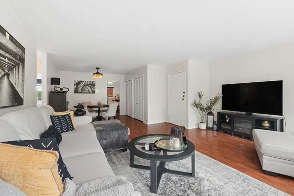 2634 Central DR #2E, Flossmoor, IL 60422