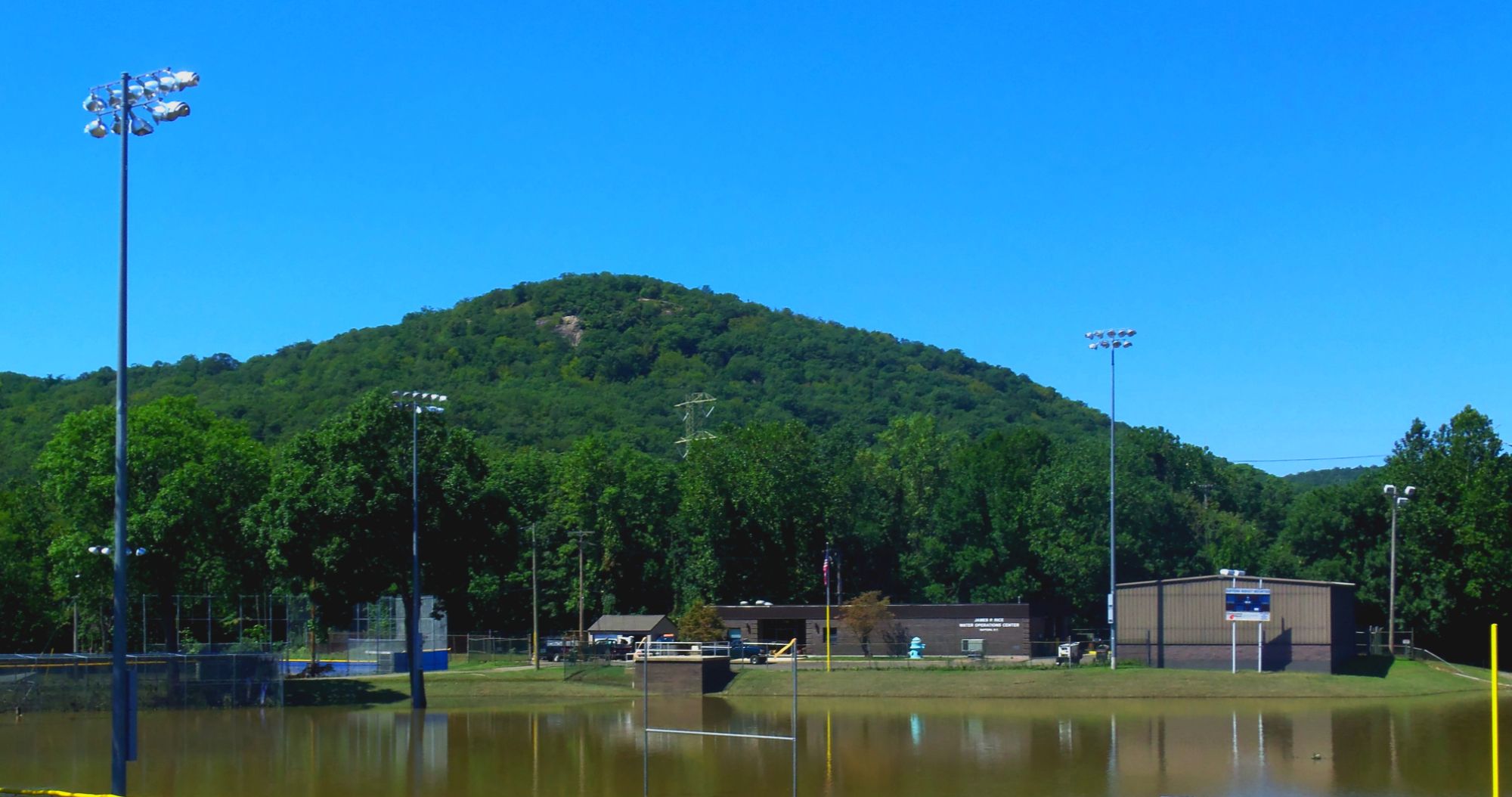 Athletic_field_flooded_after_Hurricane_Irene,_Suffern,_NY