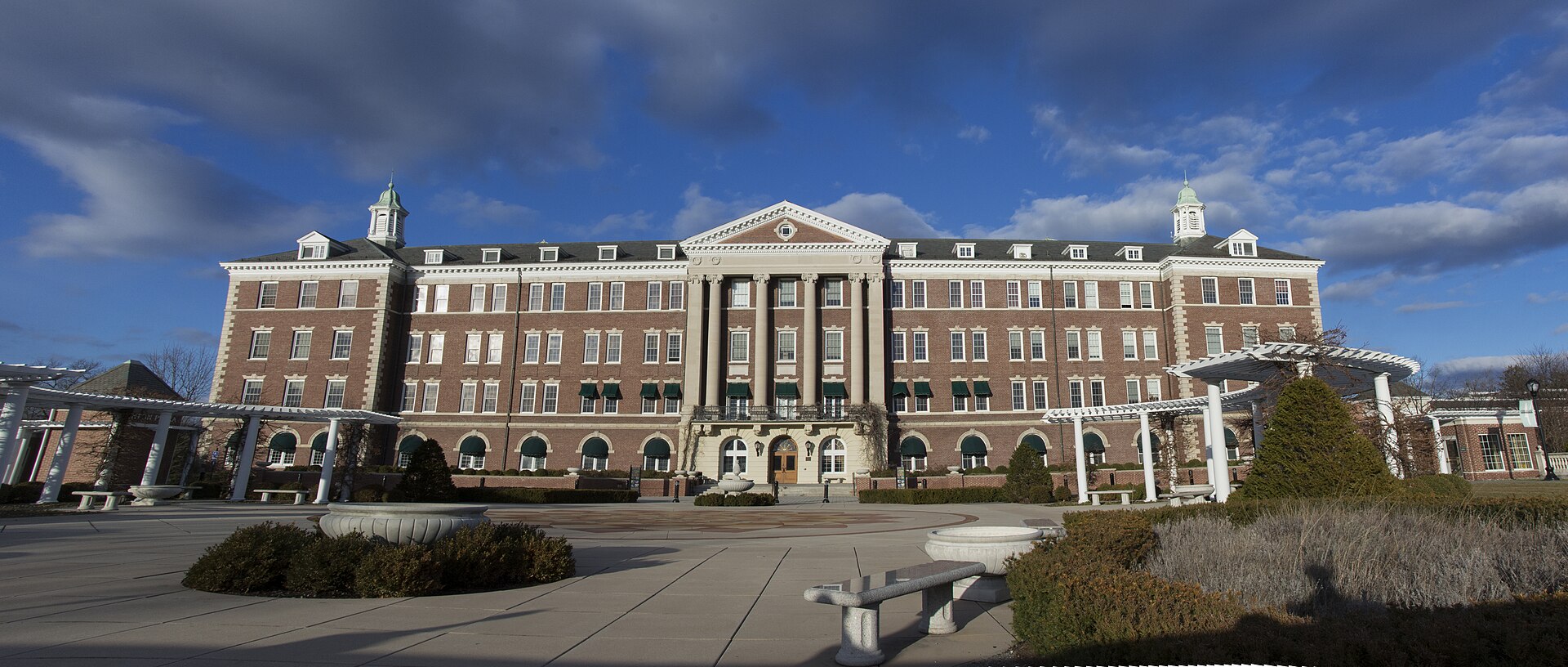 CIA_Hyde_Park_Roth_Hall_03