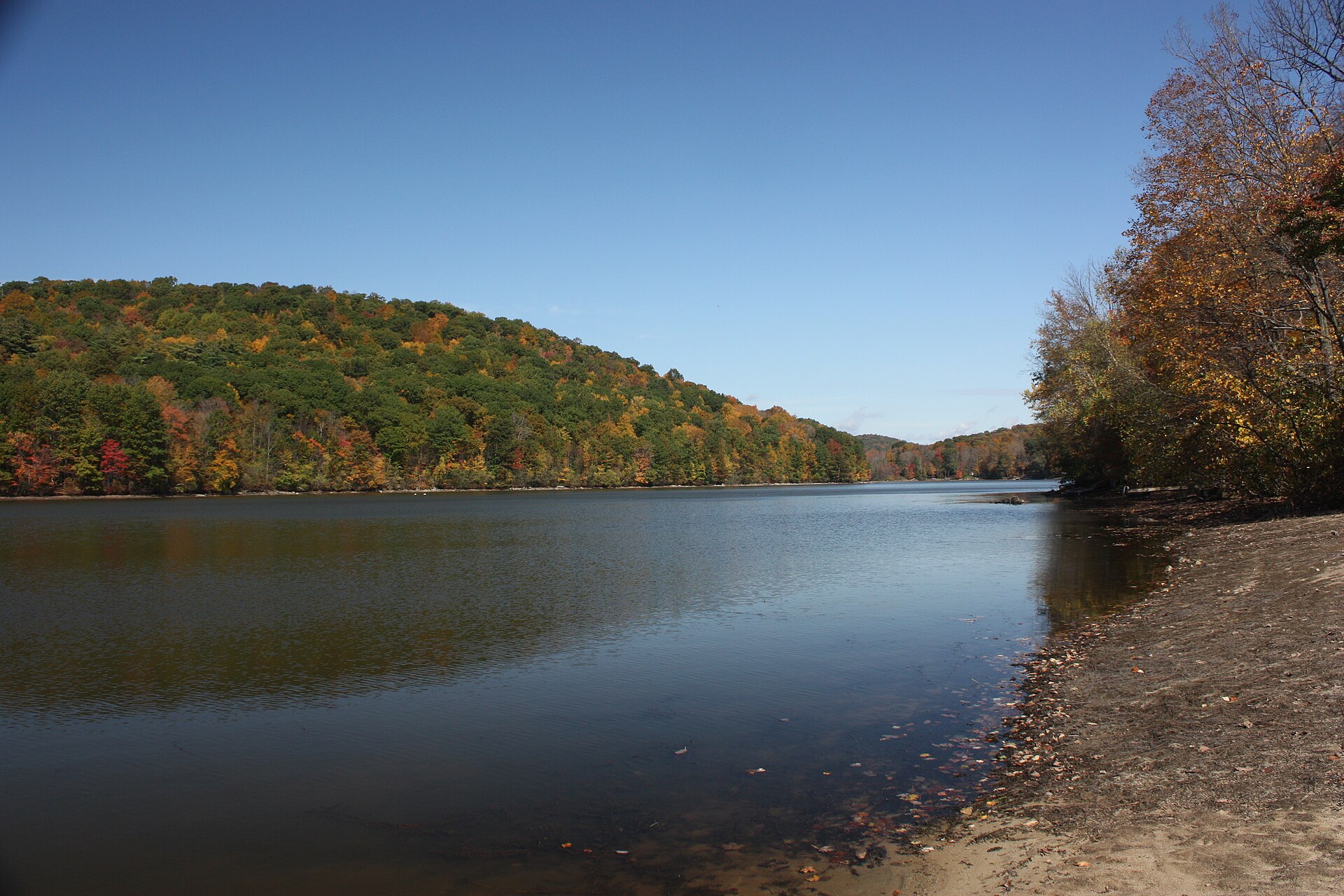 ISeven_Hills_Lake