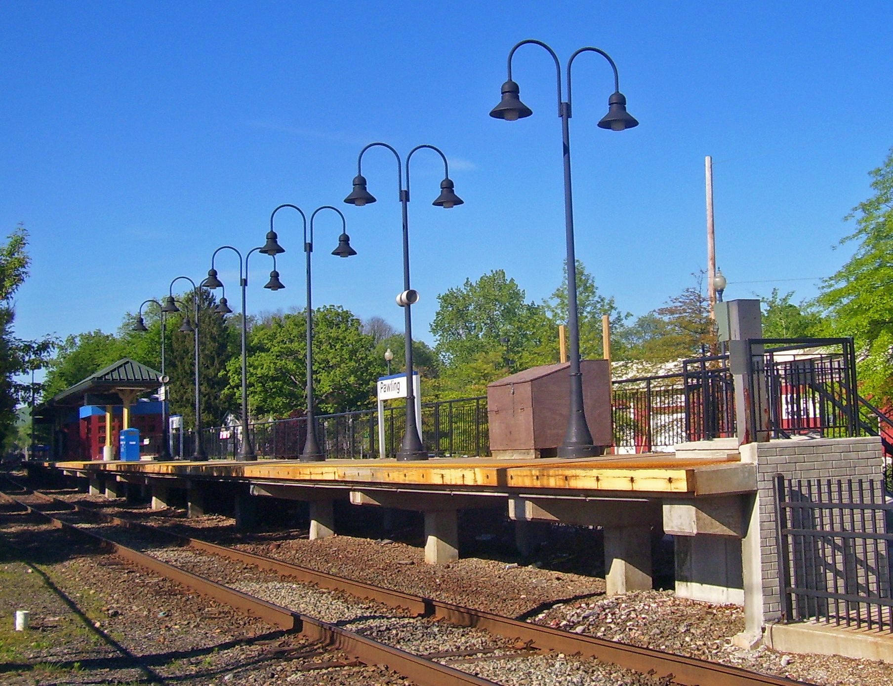 Pawling_train_station