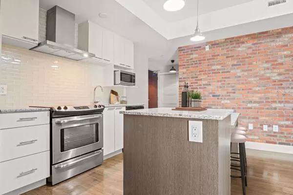 2785 Baseline RD #108, Parkway Park - Queensway Terrace S And Area, ON K2H 0B7