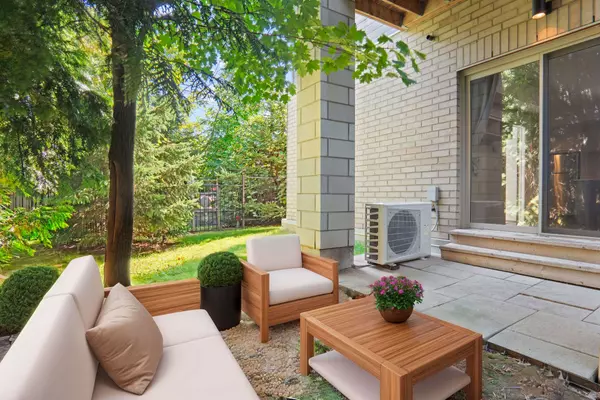 2785 Baseline RD #108, Parkway Park - Queensway Terrace S And Area, ON K2H 0B7