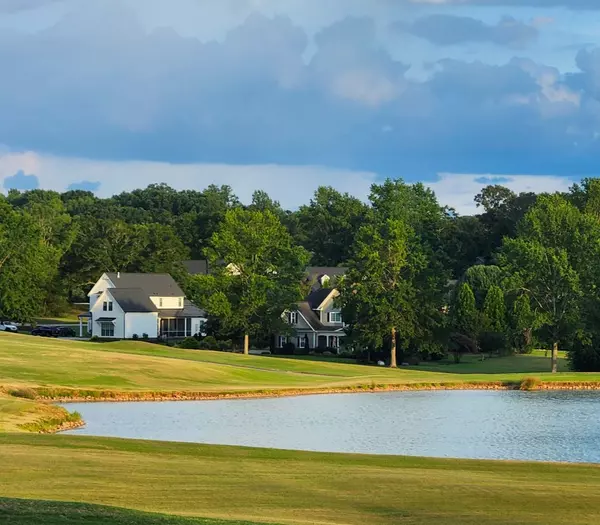 What Are the Best Neighborhoods in Seneca and Around Lake Keowee?