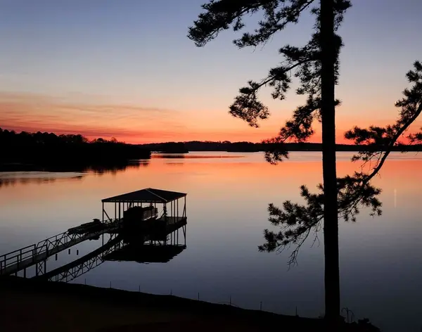 feature image of Lake Keowee Waterfront Homes | What Buyers Must Know Before Buying