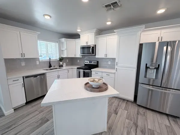 7226 N 23rd Ave, Phoenix, AZ 85021-7715