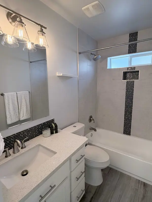 7226 N 23rd Ave, Phoenix, AZ 85021-7715