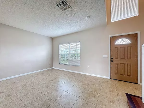 1015 EIFFEL LN, Kissimmee, FL 34759