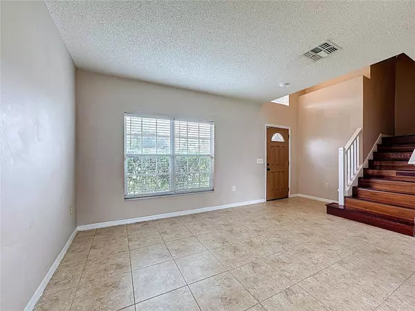 1015 EIFFEL LN, Kissimmee, FL 34759