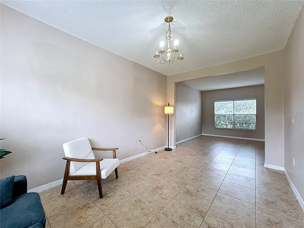 1015 EIFFEL LN, Kissimmee, FL 34759