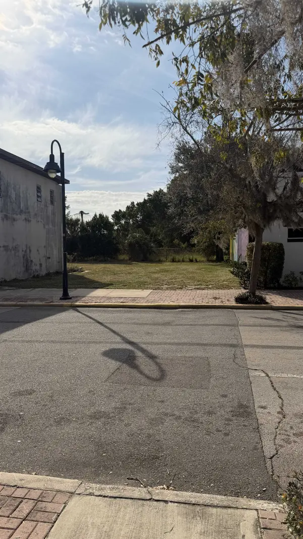 215 Lincoln Ave, Lake Wales, FL 33853-3599