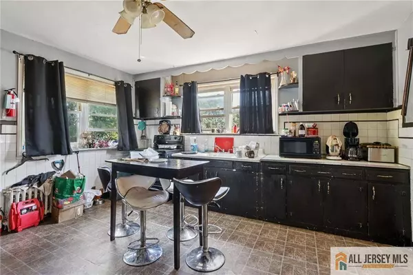 24 Maple RD, Iselin, NJ 08830