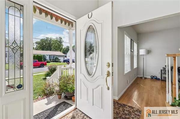 150 Carolyn AVE, Colonia, NJ 07067