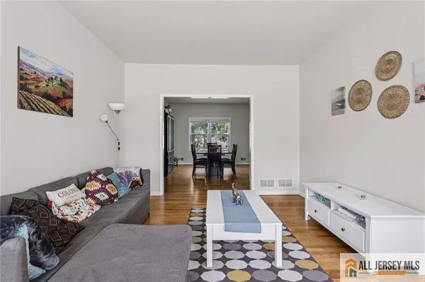 150 Carolyn AVE, Colonia, NJ 07067