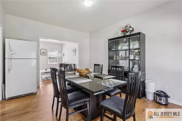 150 Carolyn AVE, Colonia, NJ 07067