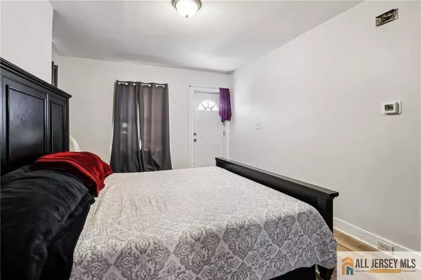 0-81-83 Grove ST, Somerville, NJ 08876