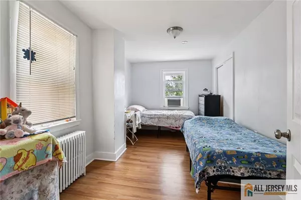 0-81-83 Grove ST, Somerville, NJ 08876