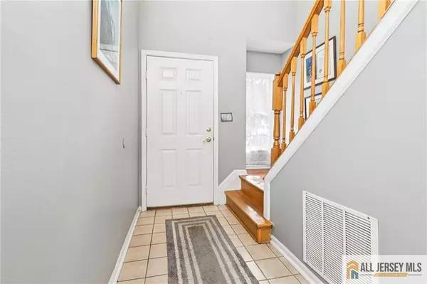 269 Shady Oak CT, Piscataway, NJ 08854