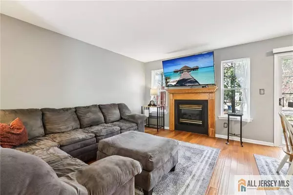 269 Shady Oak CT, Piscataway, NJ 08854