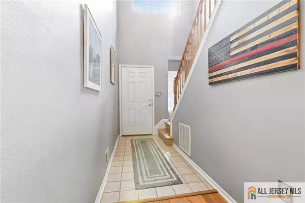 269 Shady Oak CT, Piscataway, NJ 08854